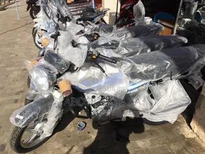 Nouveau TVS HLX 125 2025 Bleu