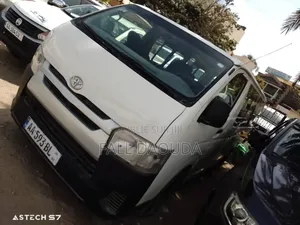 Toyota HiAce 2020 Blanc