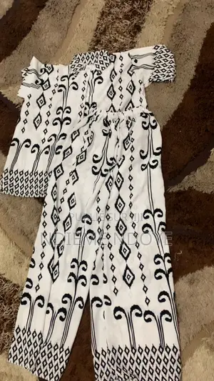 Ensemble Chemise Et Bas Large