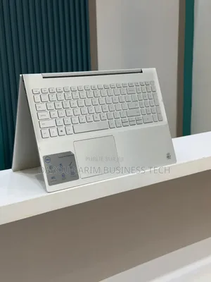 Nouveau Dell Inspiron 15 16GB Intel Core i7 SSD 512GB