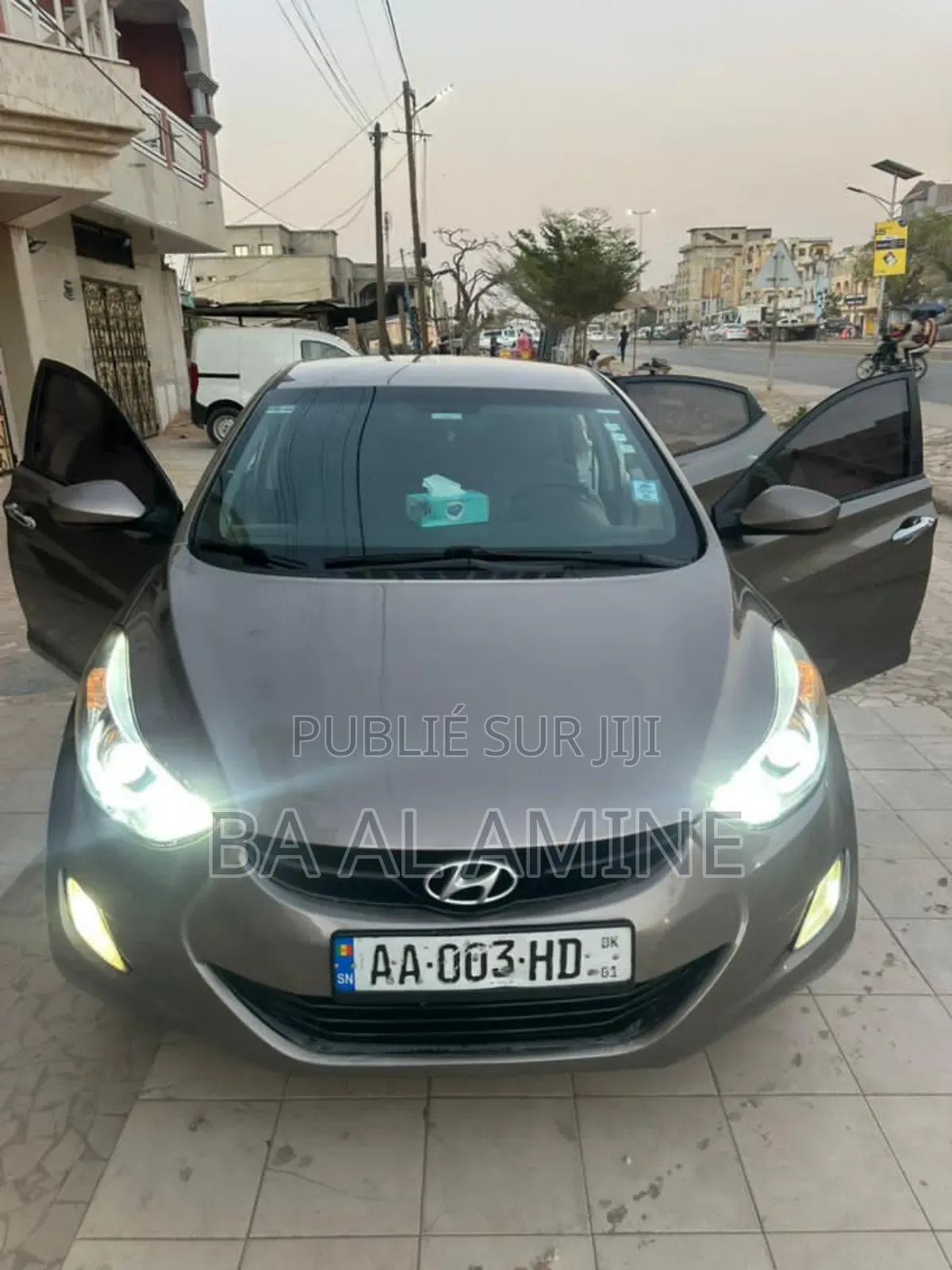 Hyundai Elantra Limited Sedan FWD (1.8L 4cyl 6A) 2013 Gris