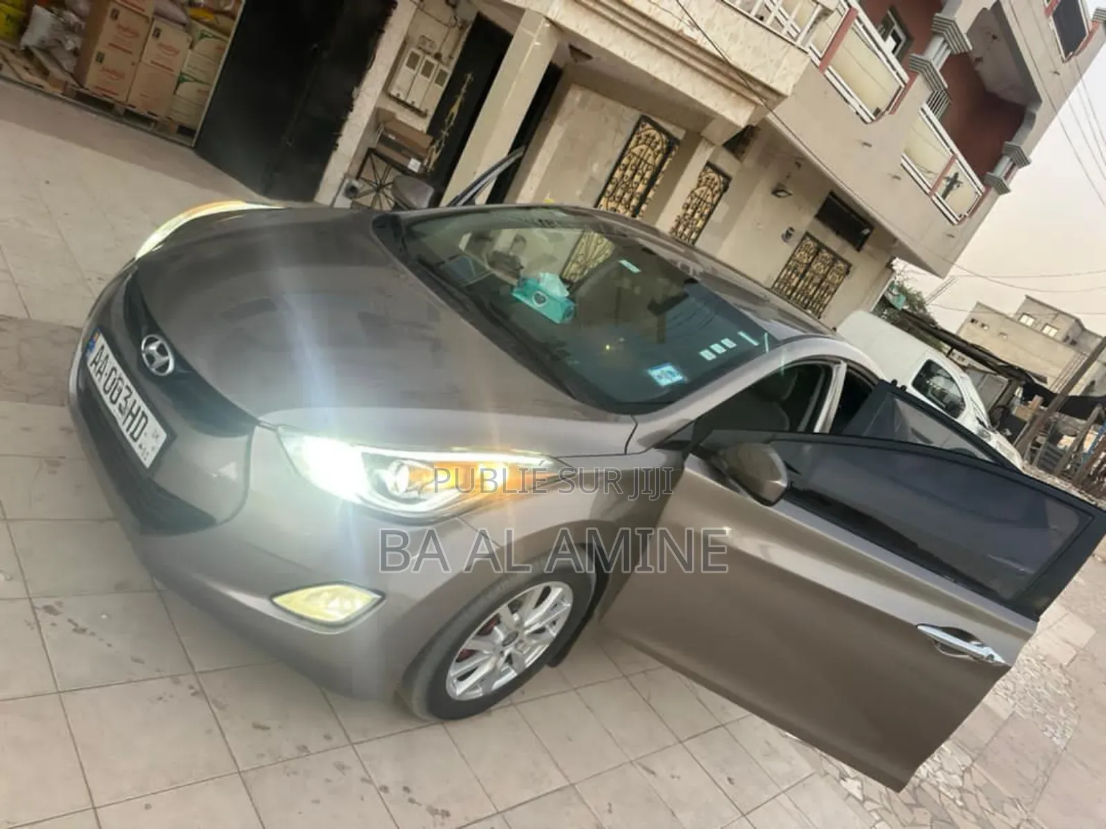 Hyundai Elantra Limited Sedan FWD (1.8L 4cyl 6A) 2013 Gris