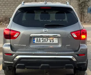 Nissan Pathfinder 2017 Gris