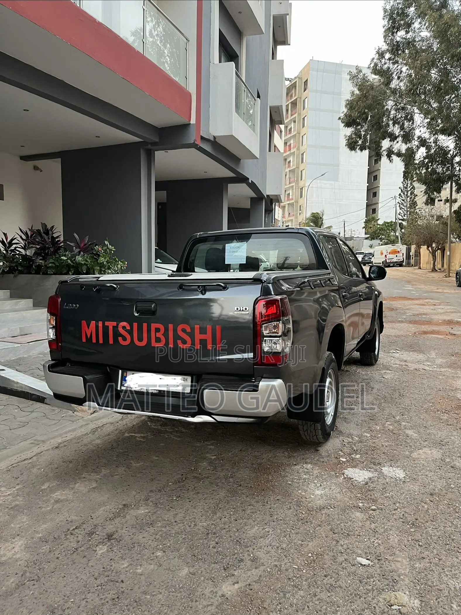 Mitsubishi L200 Club Cab 2.4 154hp 4WD 2021 Gris