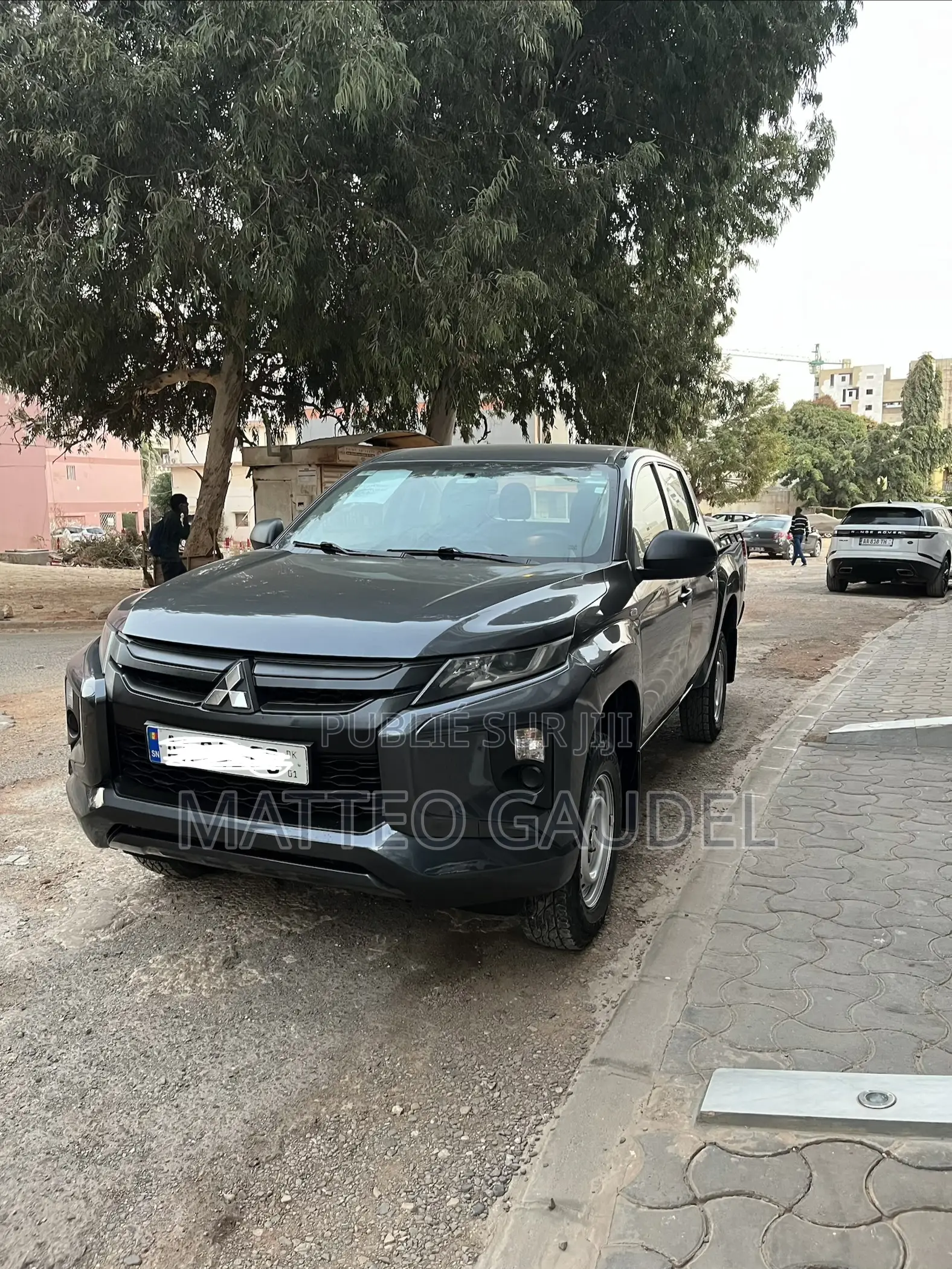 Mitsubishi L200 Club Cab 2.4 154hp 4WD 2021 Gris