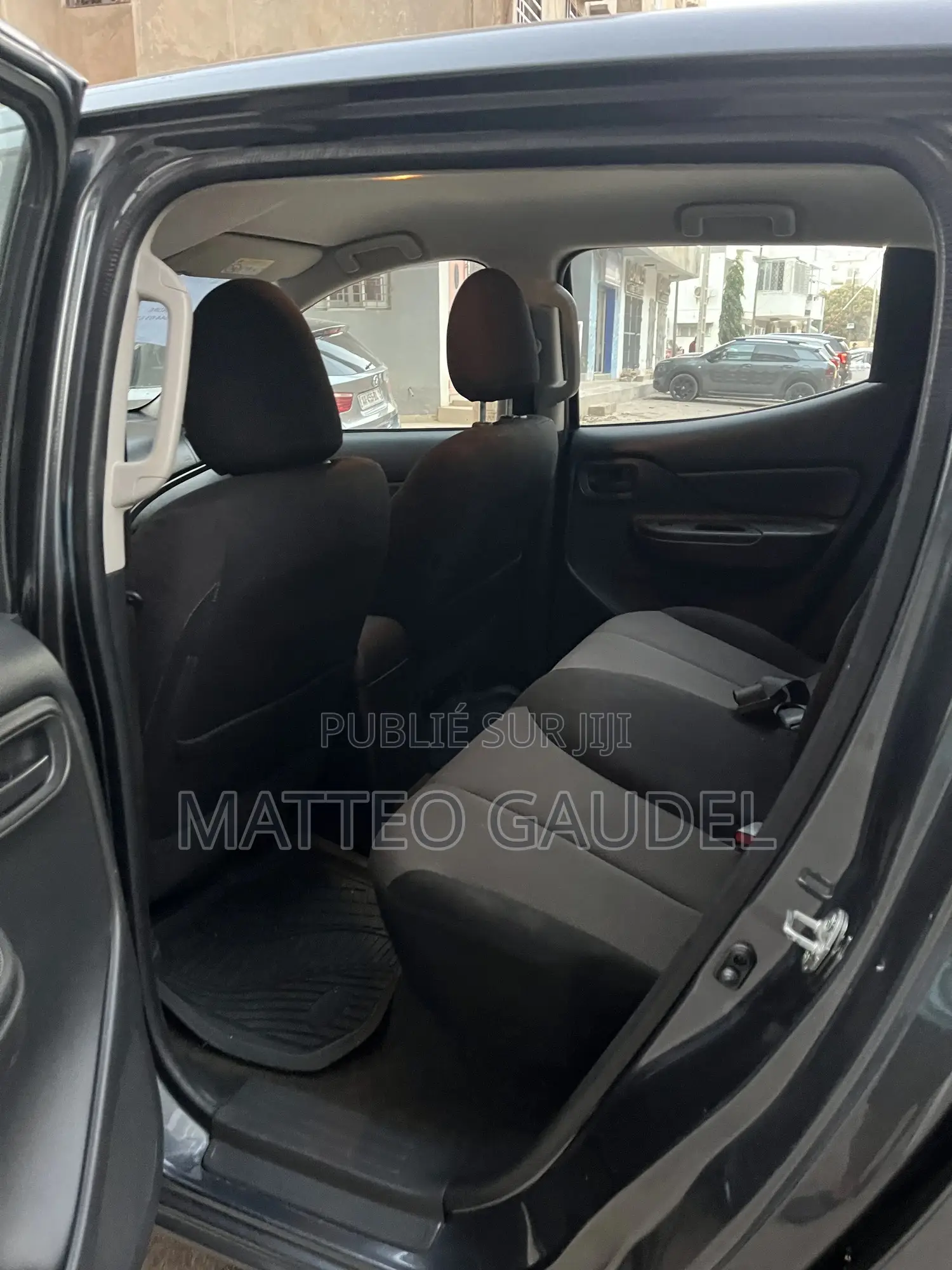 Mitsubishi L200 Club Cab 2.4 154hp 4WD 2021 Gris