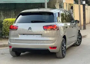 Citroen C4 2018 Gris