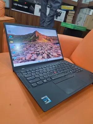 Nouveau Lenovo ThinkPad X1 Carbon 16GB Intel Core i7 SSD 512GB