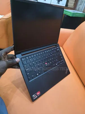 Nouveau Lenovo Thinkpad E15 16GB AMD Ryzen 5 SSD 512GB