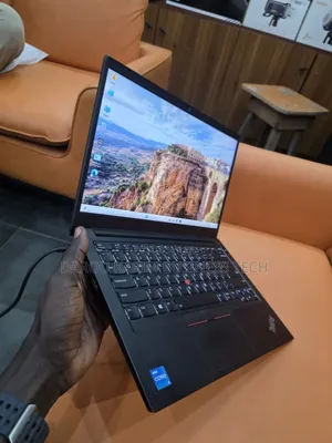 Nouveau Lenovo ThinkPad E14 Gen 1 16GB Intel Core i7 SSD 512GB
