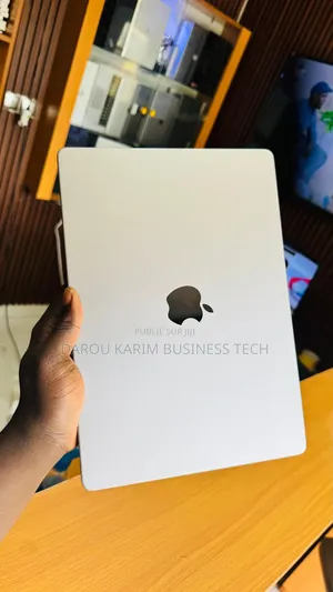 Nouveau Apple MacBook Pro 2021 M1 16GB Apple M1 SSD 1T