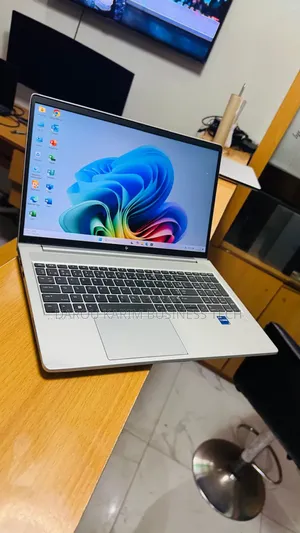 Nouveau HP ProBook 650 G8 16GB Intel Core i7 SSD 512GB