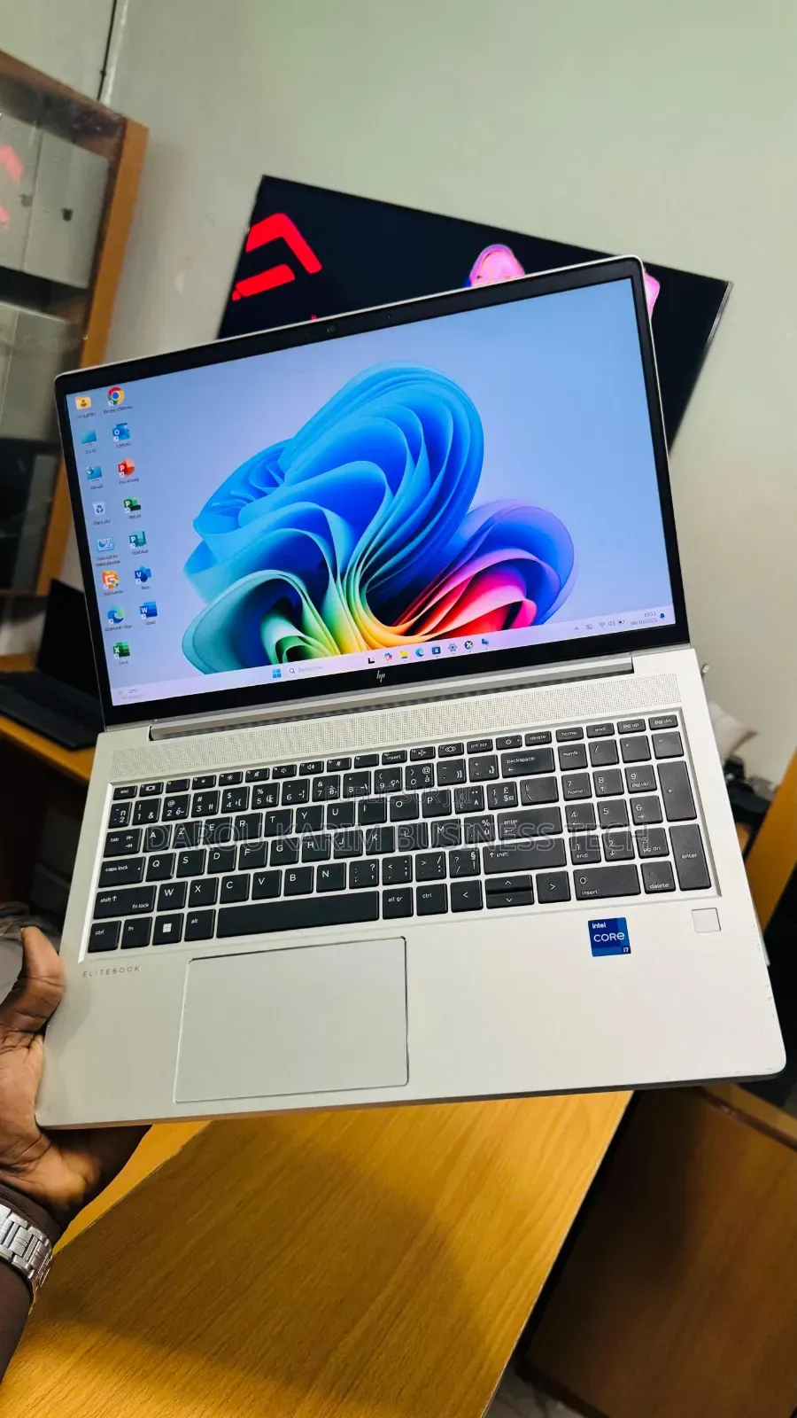 Nouveau HP ProBook 650 G8 16GB Intel Core i7 SSD 512GB