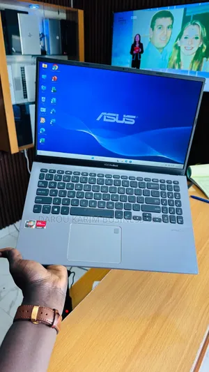 Nouveau Asus VivoBook 15 X540NA 8GB AMD Ryzen 3 SSD 256GB