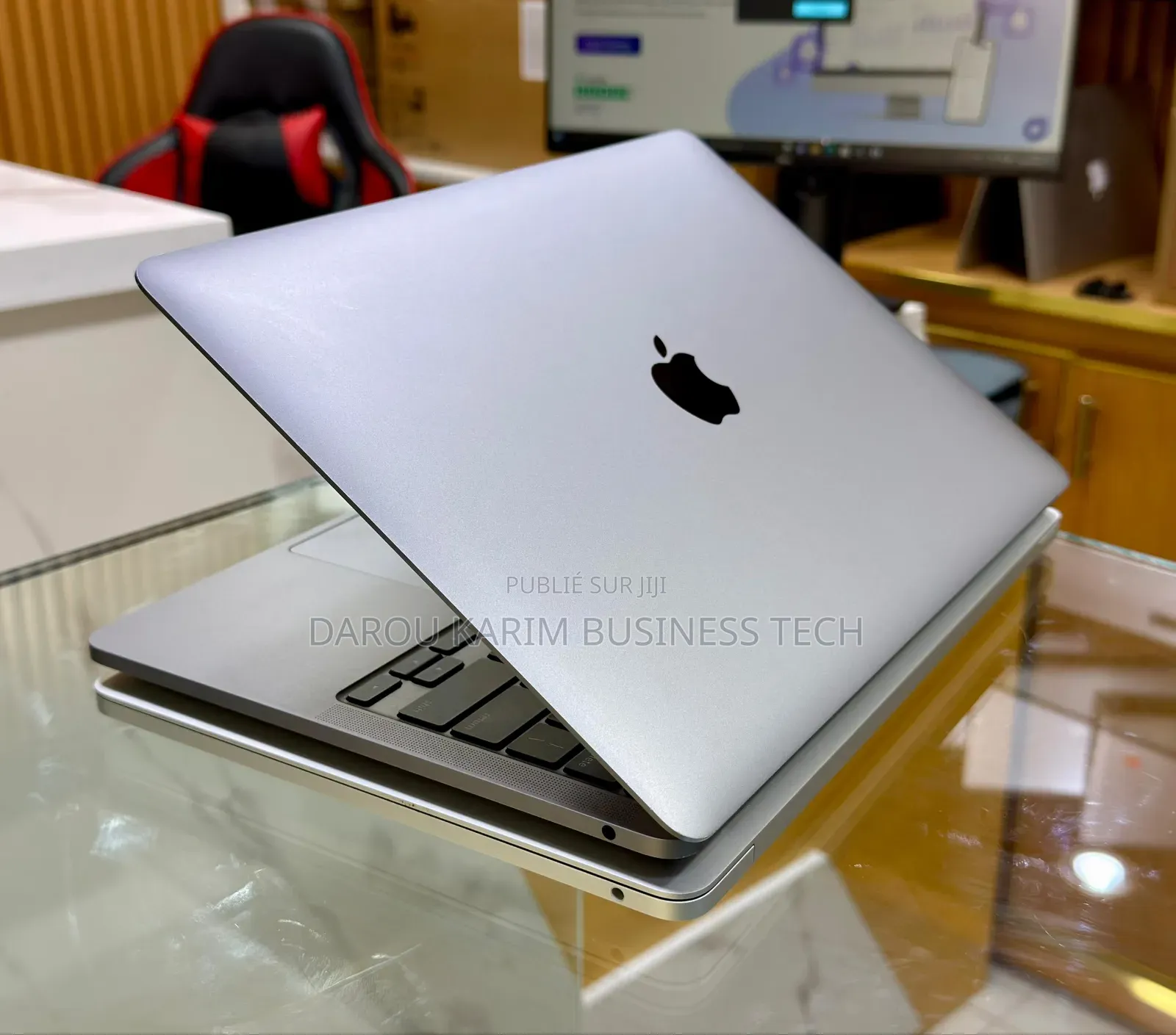 Nouveau Ordinateur portable Apple MacBook Pro 2020 16GB Apple M1 SSD 1T