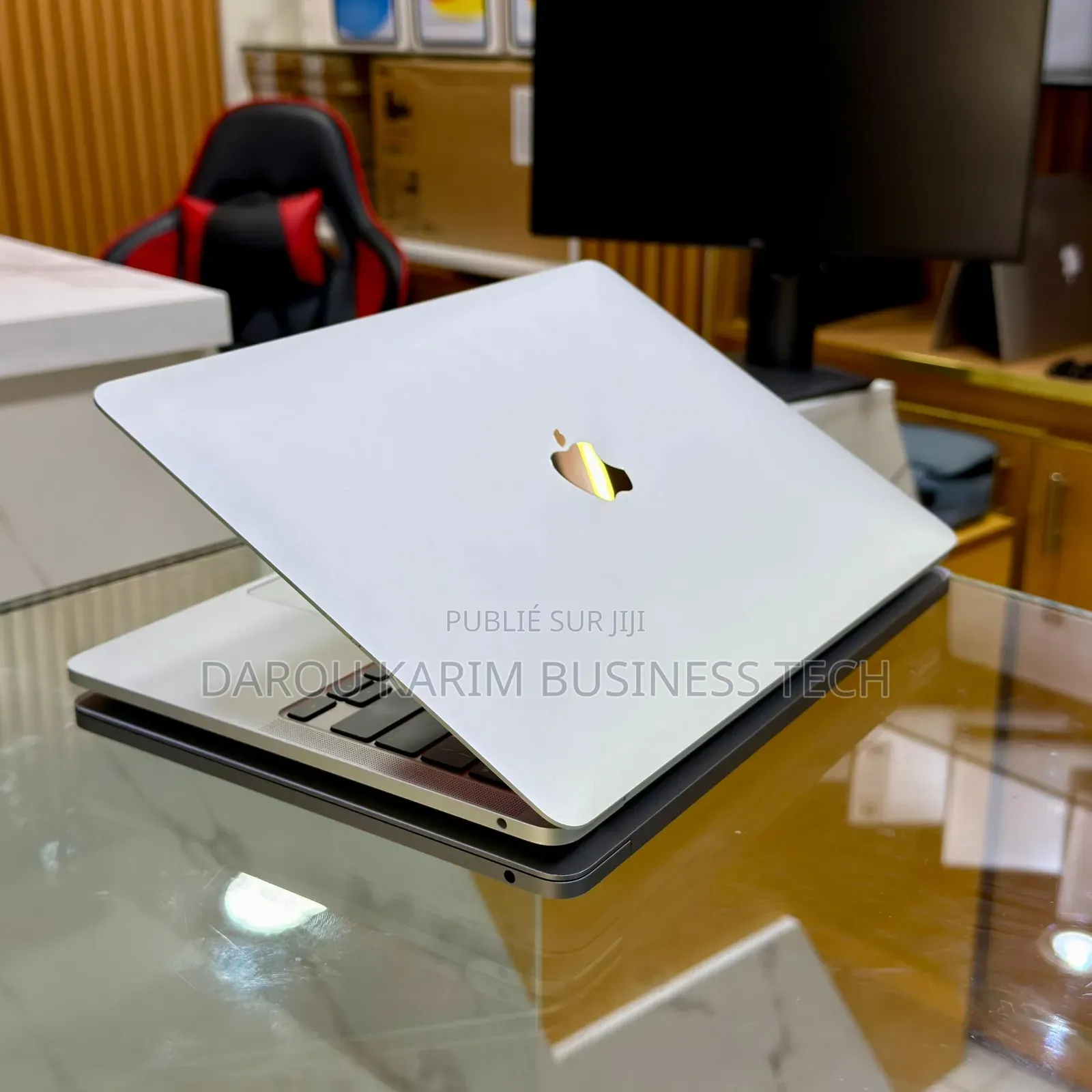 Nouveau Apple MacBook Pro 2022 M2 8GB Apple M2 SSD 256GB