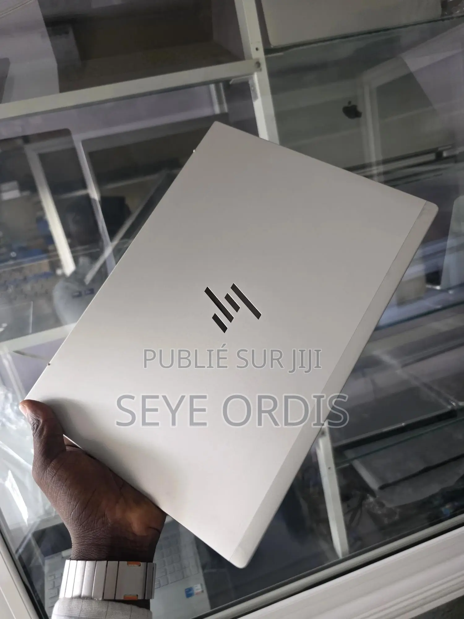 Nouveau HP EliteBook 840 G11 16GB Intel Core Ultra 7 SSD 512GB