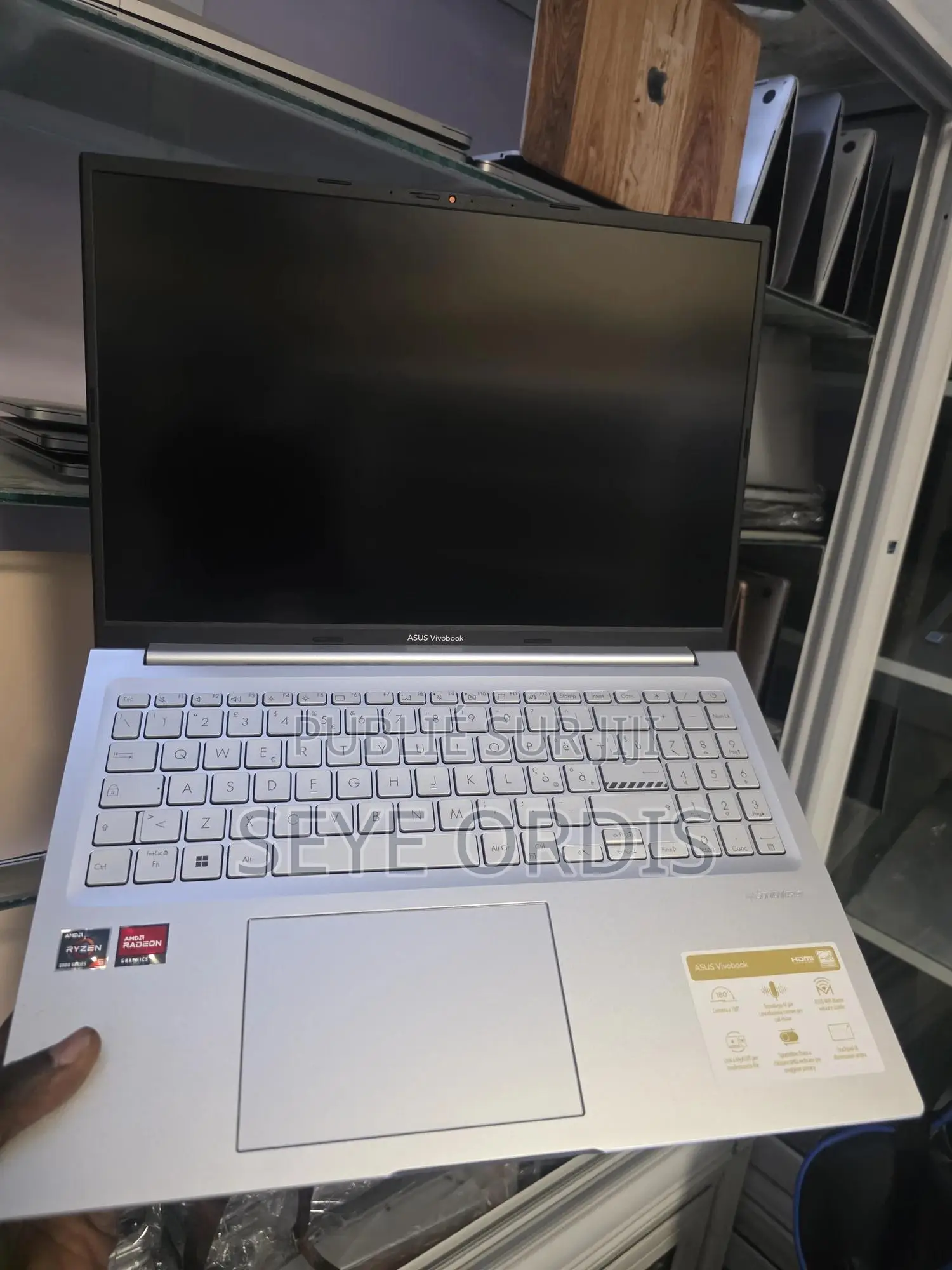 Nouveau Asus VivoBook 15 X540NA 16GB AMD Ryzen 5 SSD 512GB