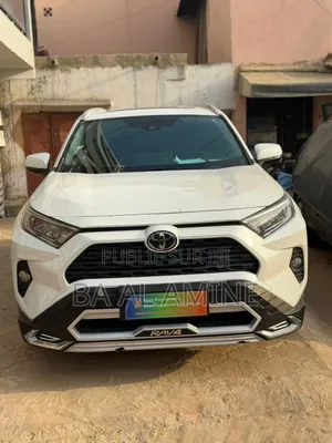 Toyota RAV4 XLE Premium 2021 Blanc