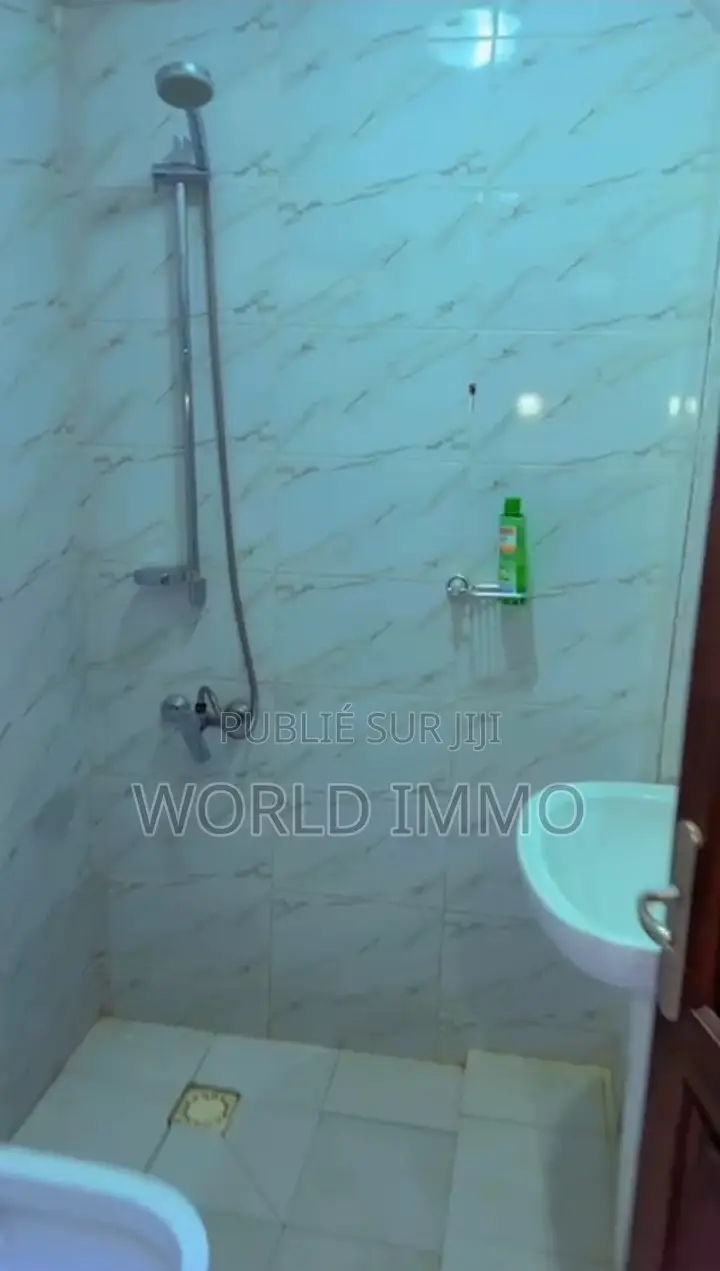 1chbre Mini-plat dans Le Coin, Almadies à Louer