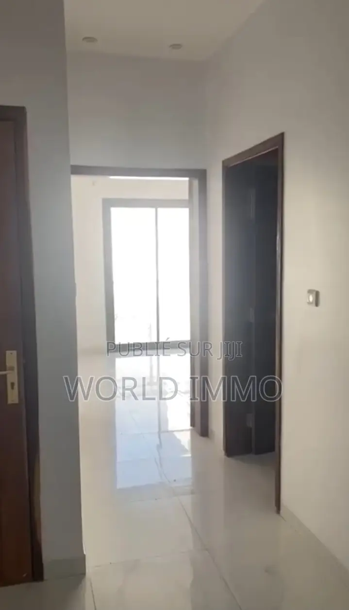 2chbre Appartement dans Socabeg, Almadies à Louer