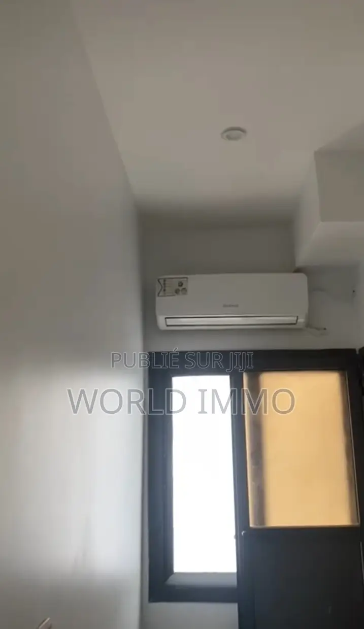 2chbre Appartement dans Socabeg, Almadies à Louer