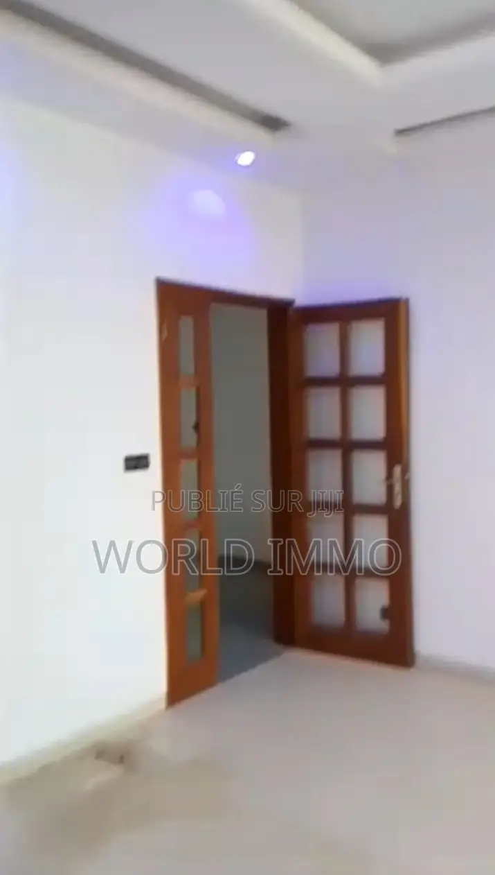 1chbre Studio dans Joli, Almadies à Louer