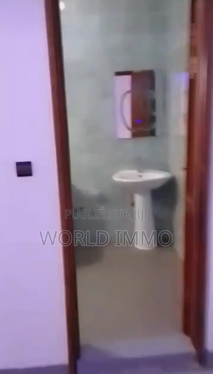 1chbre Studio dans Joli, Almadies à Louer