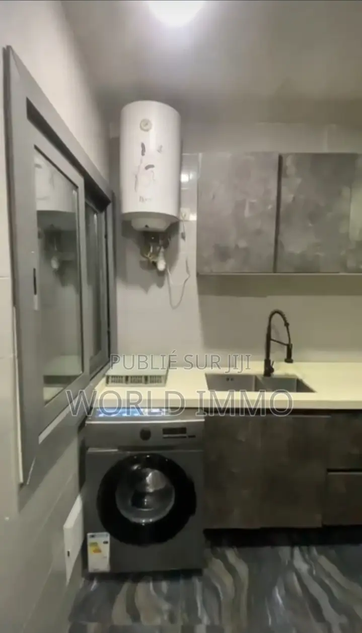 Furnished 2chbre Appartement dans Cool, Yoff à Vendre