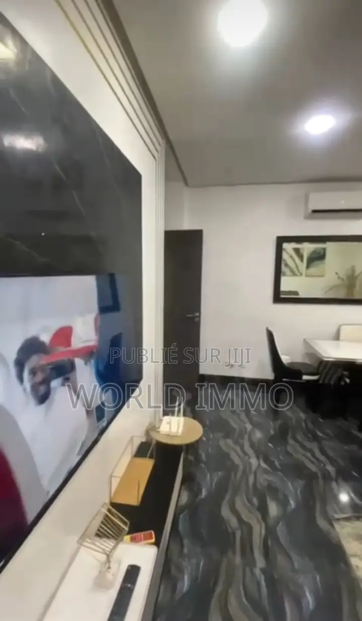 Furnished 2chbre Appartement dans Cool, Yoff à Vendre