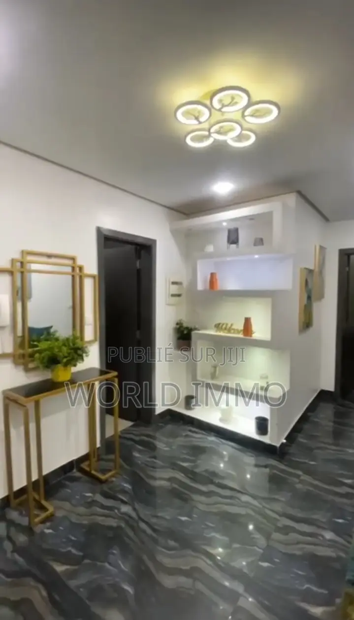 Furnished 2chbre Appartement dans Cool, Yoff à Vendre