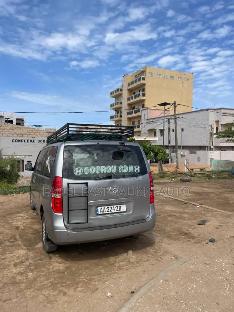 Hyundai Starex 2016 Gris