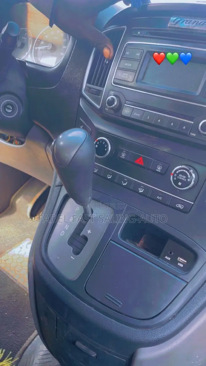 Hyundai Starex 2016 Gris