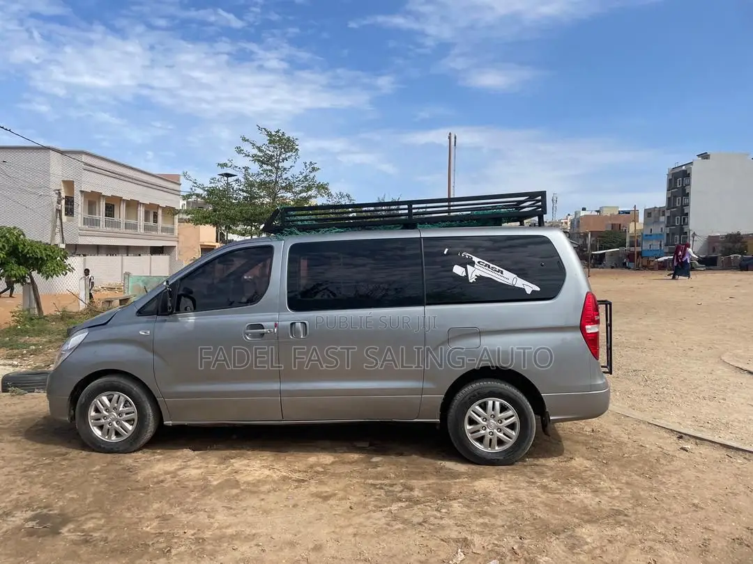 Hyundai Starex 2016 Gris