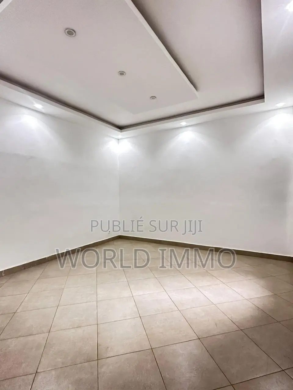 3chbre Appartement dans Vif, Yoff à Louer