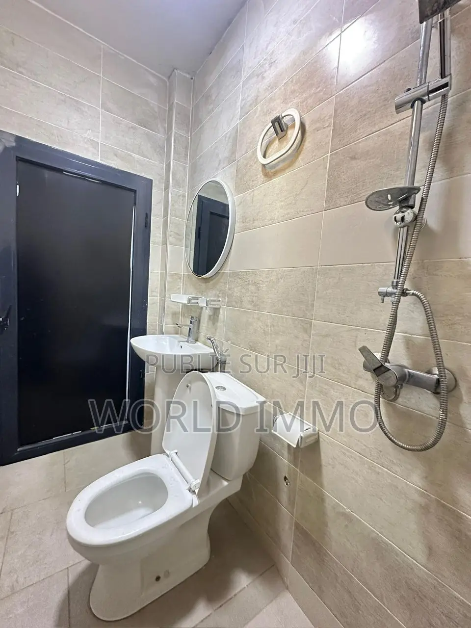 3chbre Appartement dans Vif, Yoff à Louer