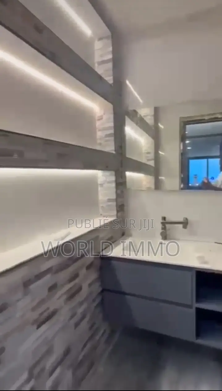 3chbre Appartement dans Tolaa, Yoff à Louer