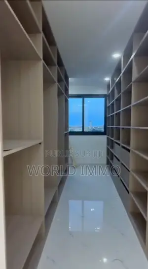 3chbre Appartement dans Tolaa, Yoff à Louer