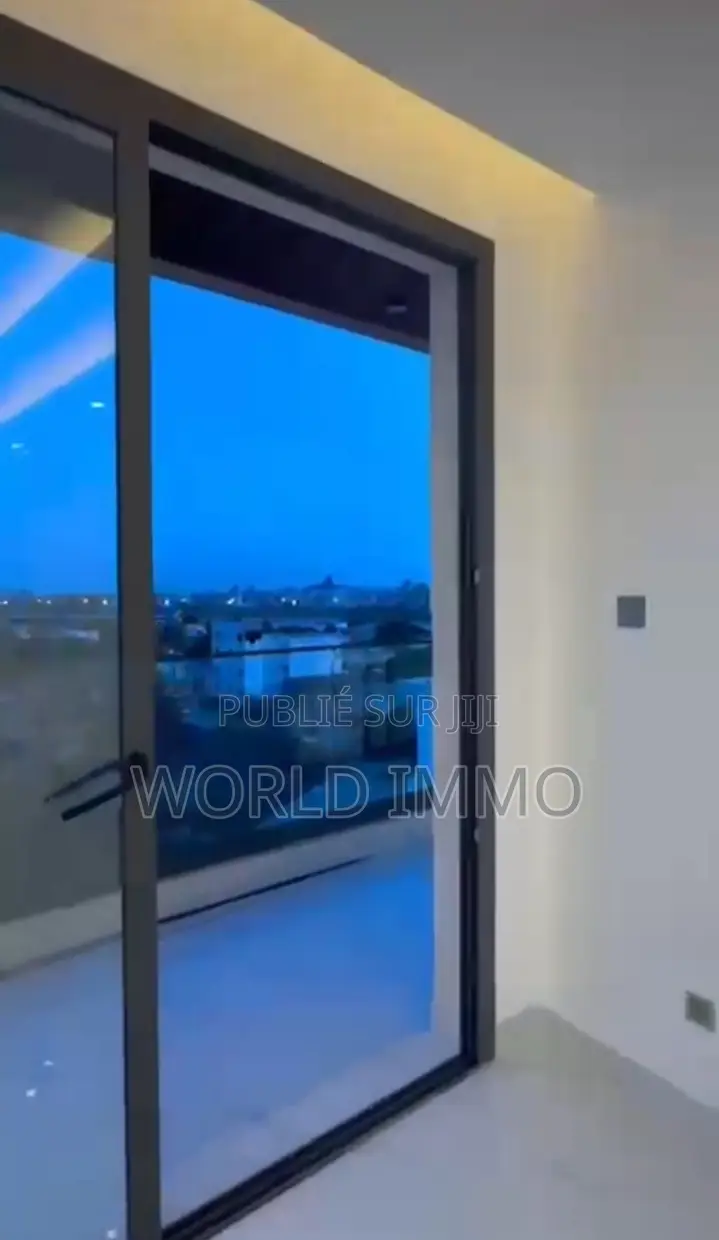 3chbre Appartement dans Tolaa, Yoff à Louer