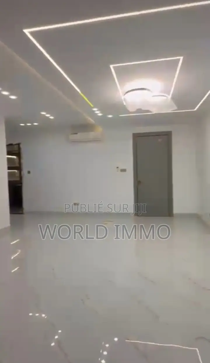 3chbre Appartement dans Tolaa, Yoff à Louer