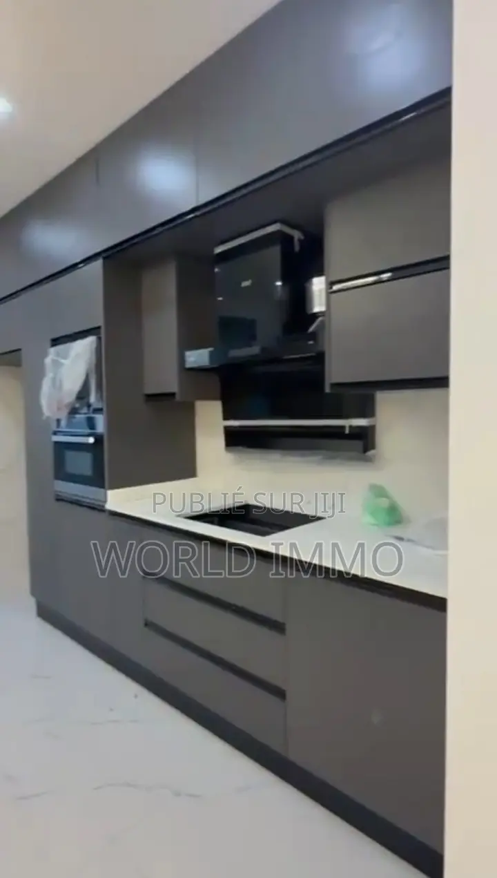 3chbre Appartement dans Tolaa, Yoff à Louer