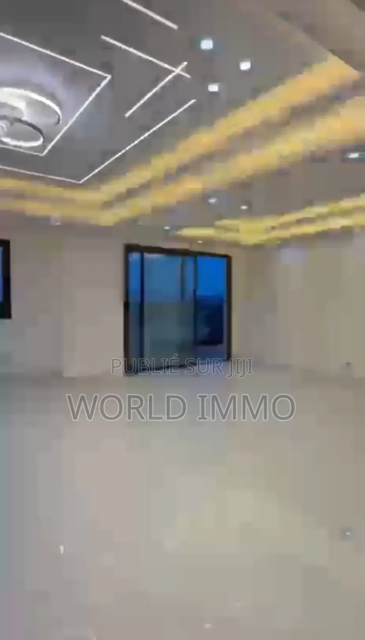 3chbre Appartement dans Tolaa, Yoff à Louer