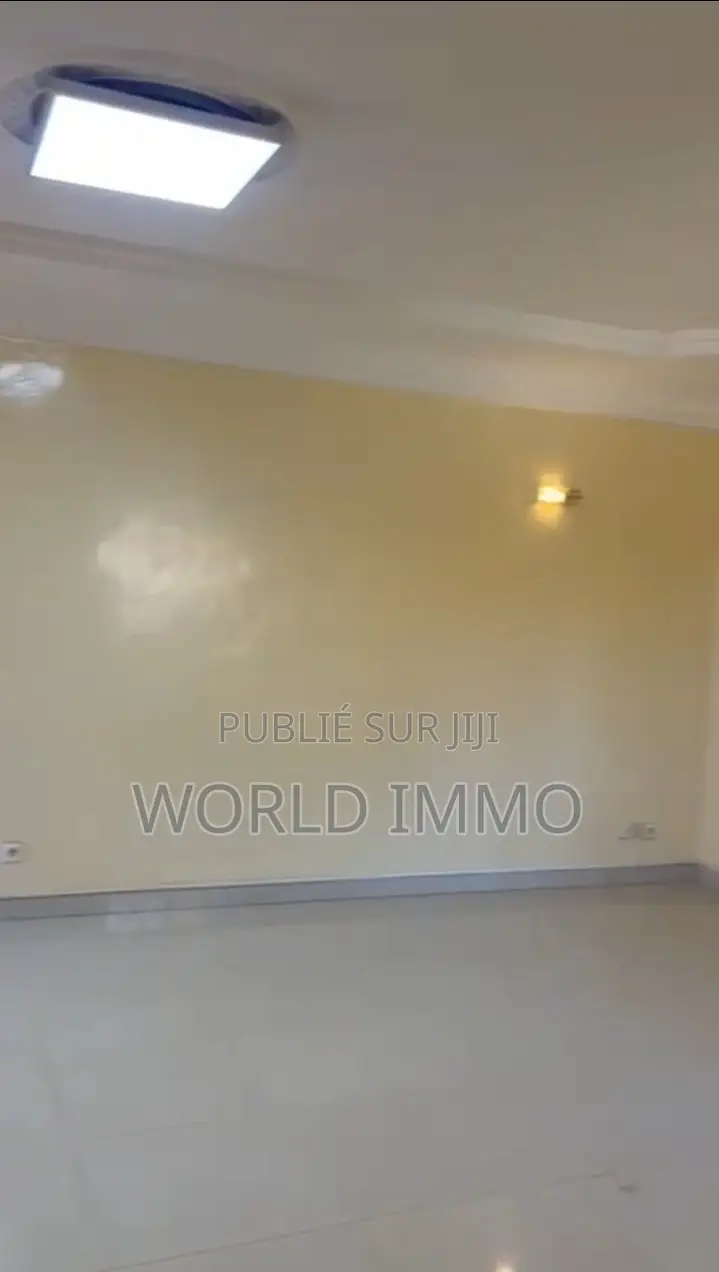 3chbre Appartement dans Lappart, Ngor à Louer