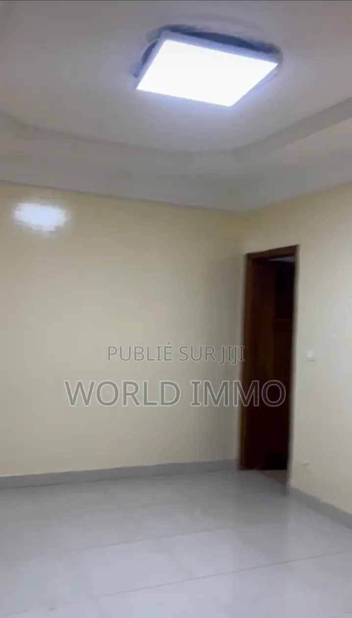 3chbre Appartement dans Lappart, Ngor à Louer