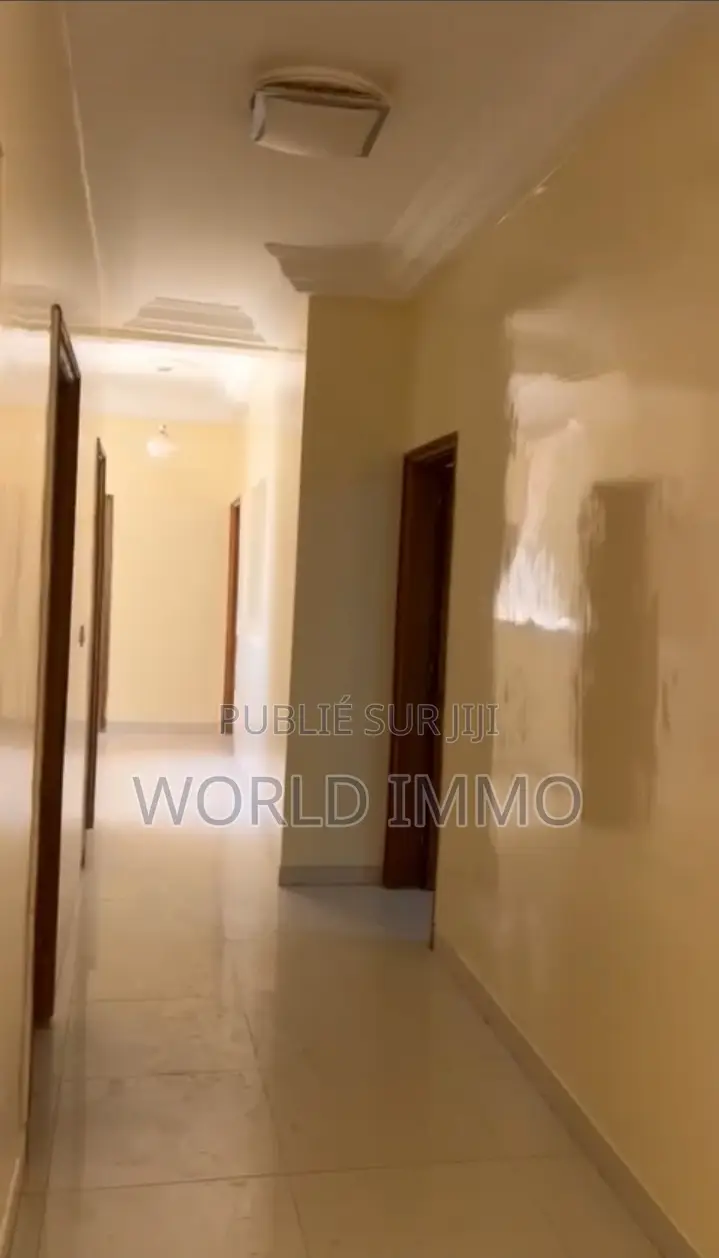 3chbre Appartement dans Lappart, Ngor à Louer