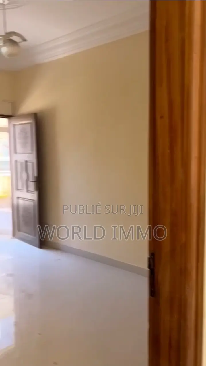 3chbre Appartement dans Lappart, Ngor à Louer