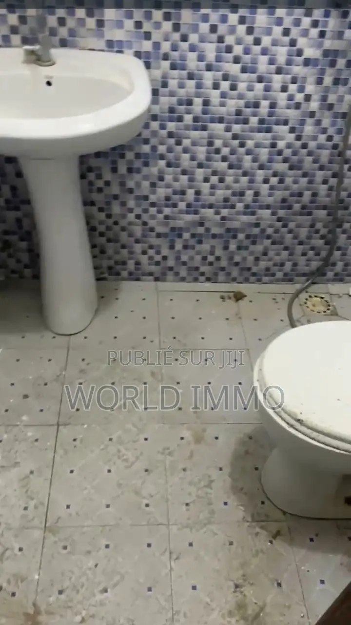 3chbre Villa dans Mili, Yoff à Louer