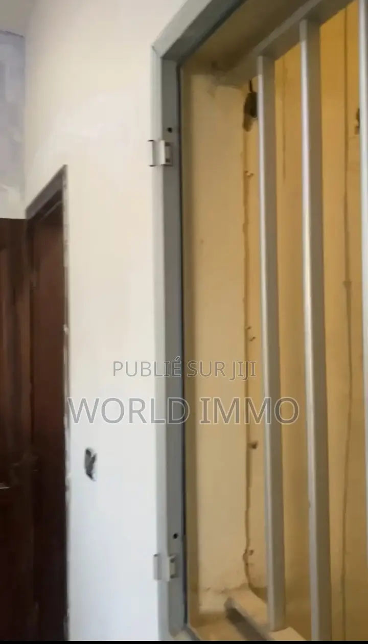 3chbre Villa dans Mili, Yoff à Louer