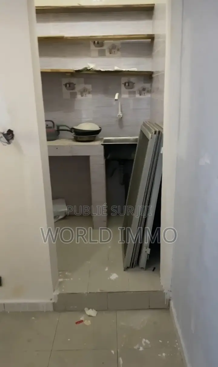 3chbre Villa dans Mili, Yoff à Louer