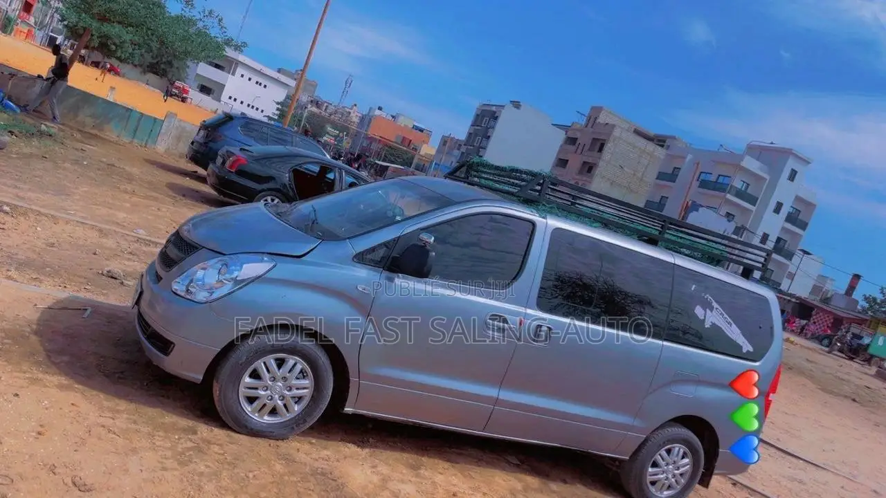 Hyundai Starex 2016 Gris